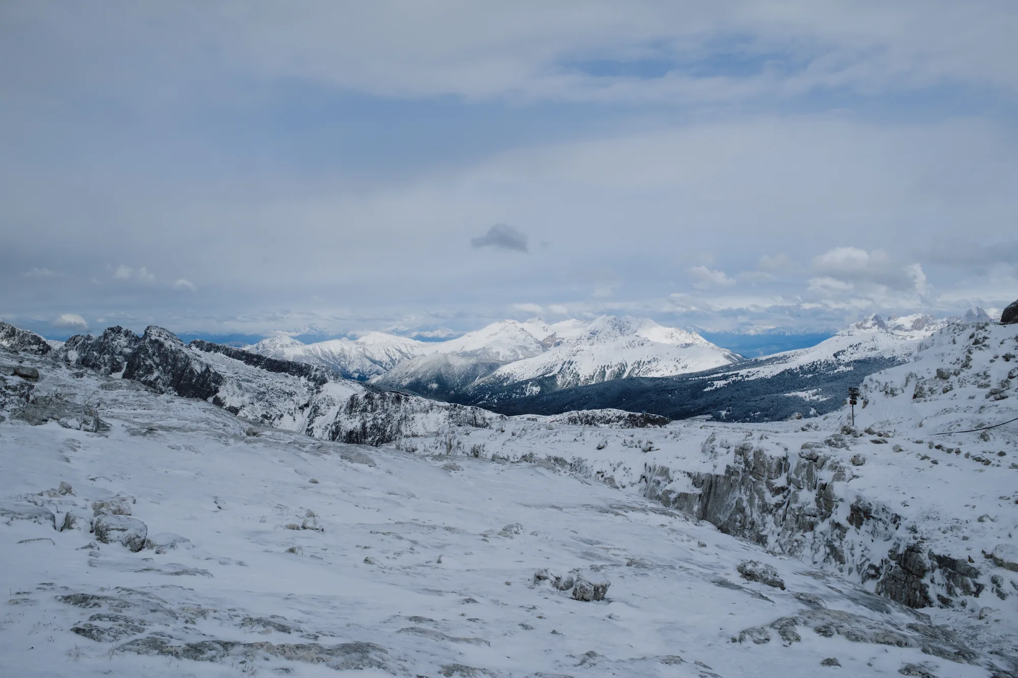 Un paesaggio innevato a San Martino di Castrozza, d'inverno